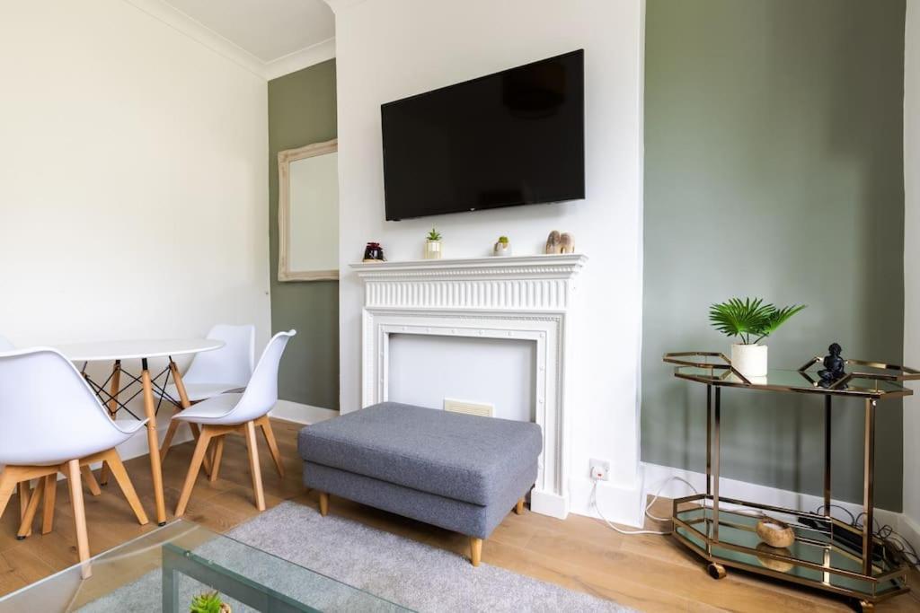 Lovely Garden Flat In Londra